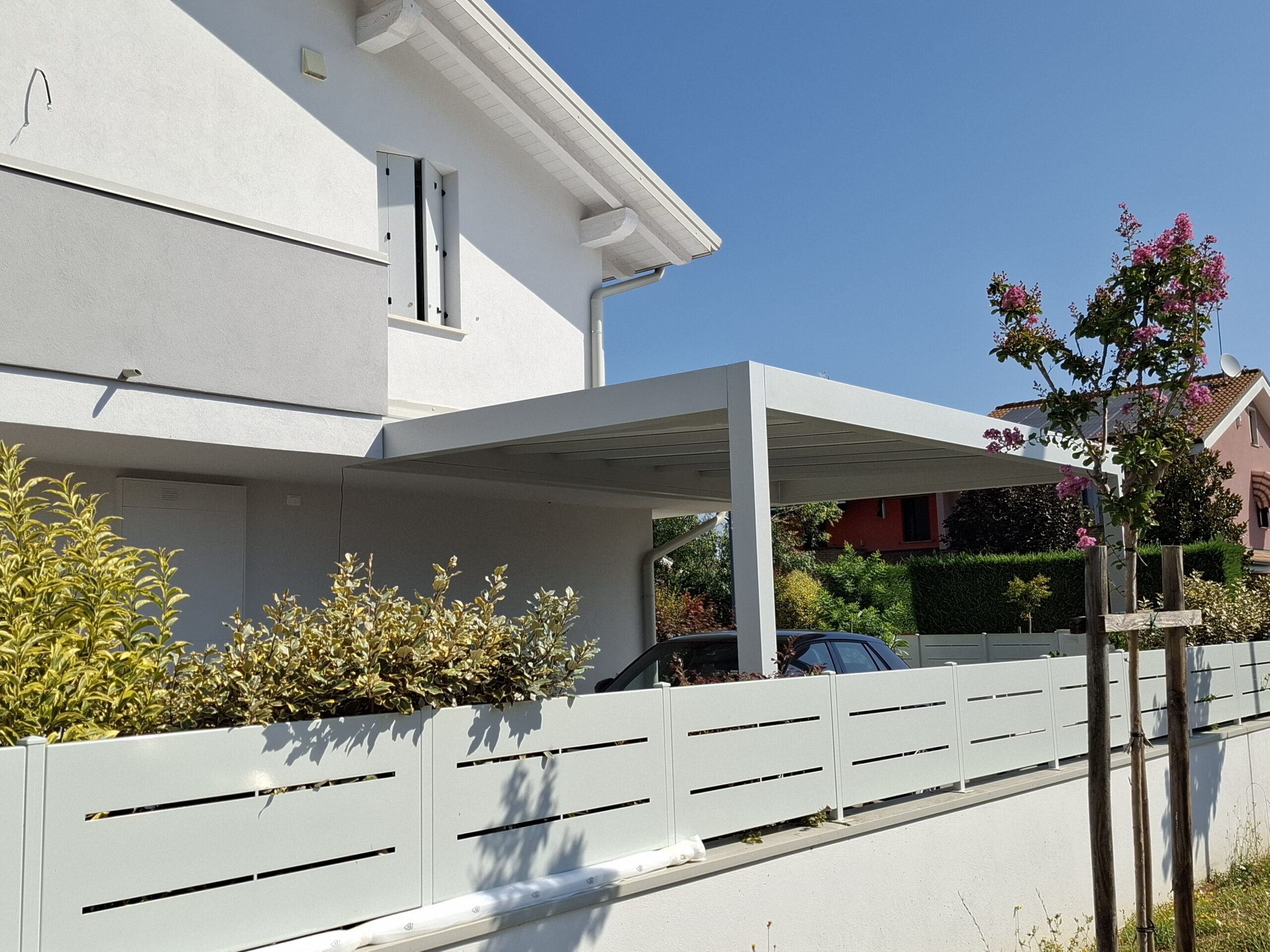 pergola addossata
