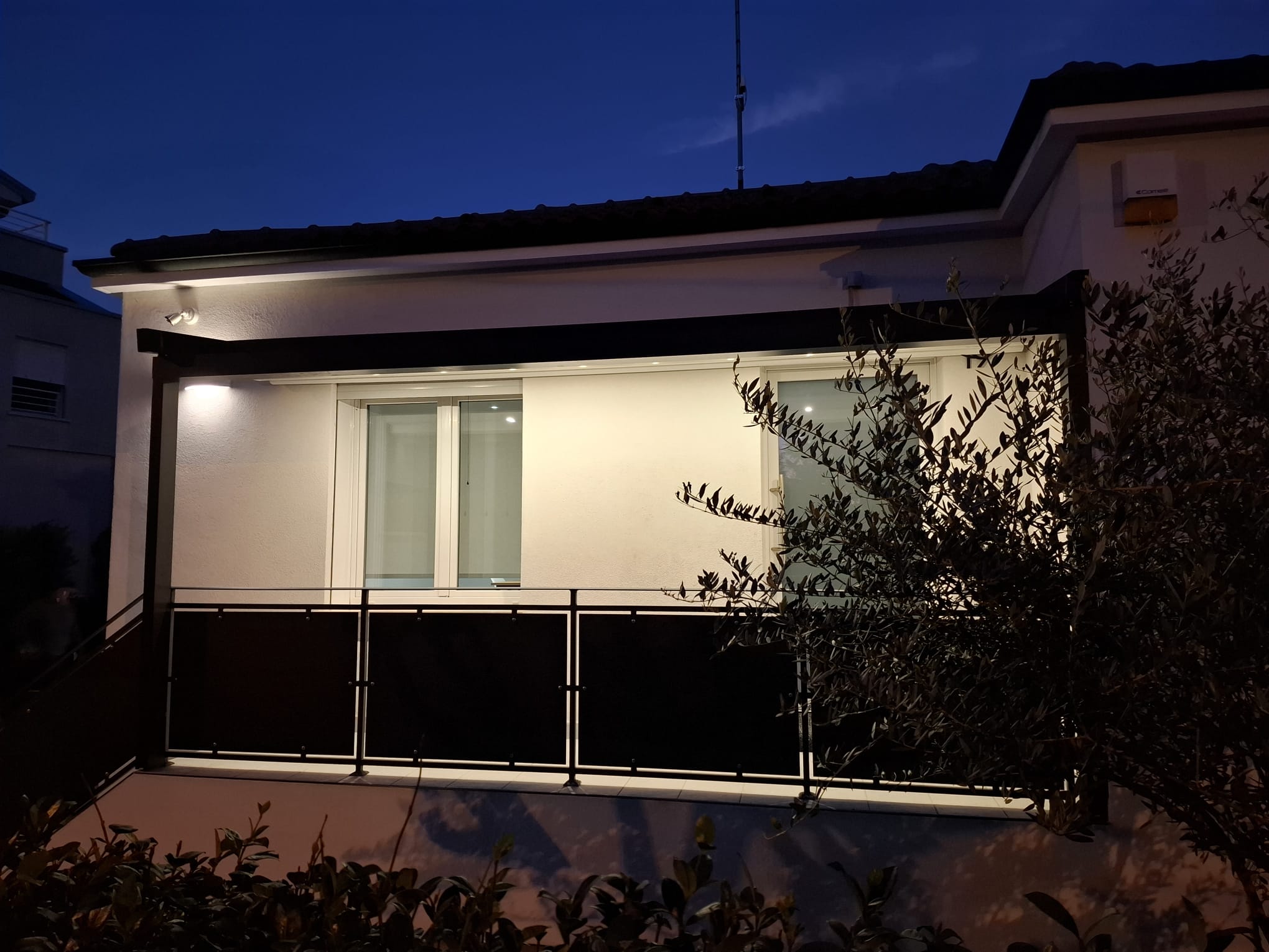 pergola inclinata luci led